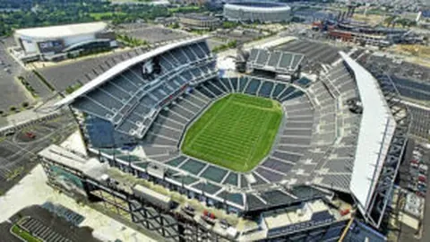 申花2-1击败亚泰，赛后主帅谢晖言论引发热议！